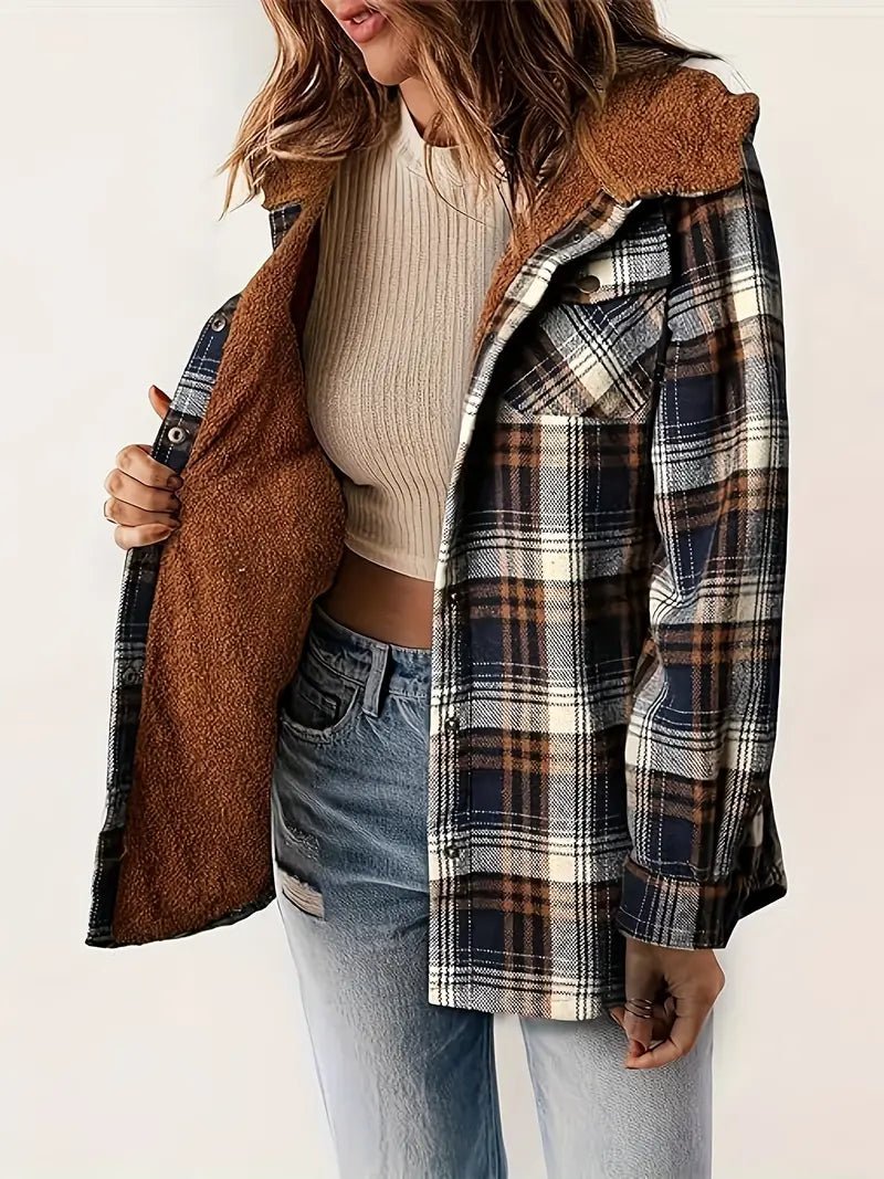 Adela - Chaqueta cálida con capucha y cremallera - Vivea Casa